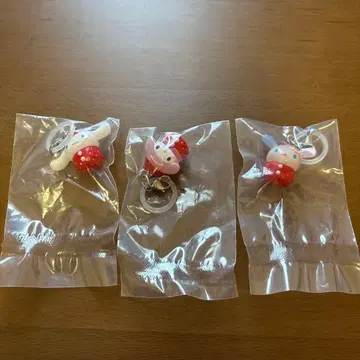 산리오 딸기 메지루시 액세서리