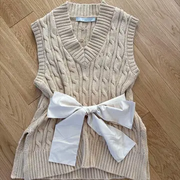 (수회 착용) TIARA 케이블 리본 니트 베이지