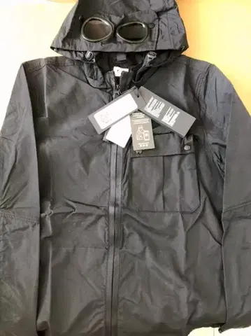 새상품급 CP Company 고글 포함 자켓 씨피 컴퍼니 블랙