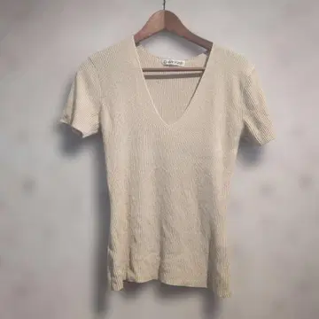 90s Calvin Klein 베이지 V넥 반팔 니트 Y2K