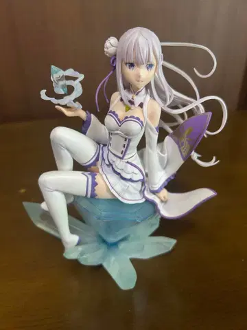 Re: 제로부터 시작하는 이세계 생활 에밀리아 1/8 완성품 피규어