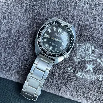 SEIKO 세컨드 다이버 전반기형, 제조 초기형입니다.