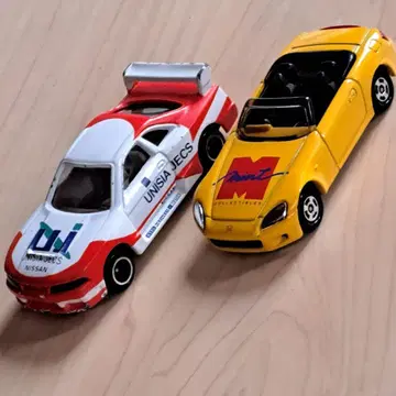 토미카 HONDA S2000 NISSAN SKYLINE.