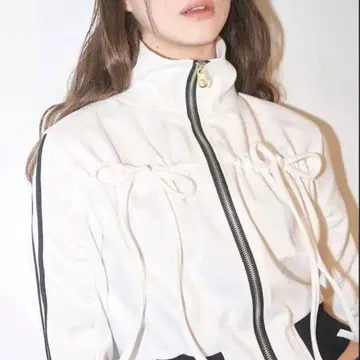 KHAKIPOINT TIE RIBBON TRACK TOP IVORY