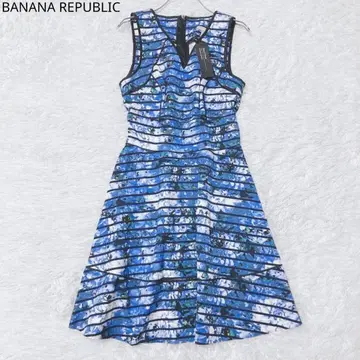 바나나리퍼블릭 원피스 블루 보더 꽃무늬 플레어 V넥 무릎 기장