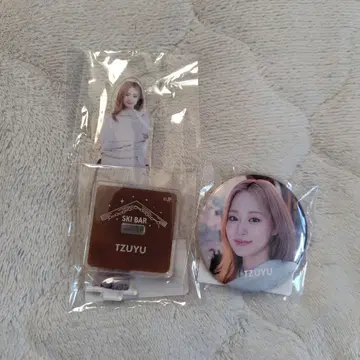 TWICE TZUYU 아크릴 스탠드 캔뱃지 세트