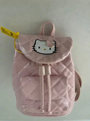 초 레어! 헬로키티 퀼팅 백팩 카오하나