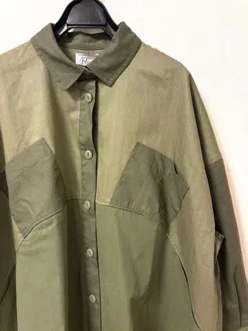 [ 새상품 ] AS KNOW AS Plus 블로킹 코트 카키