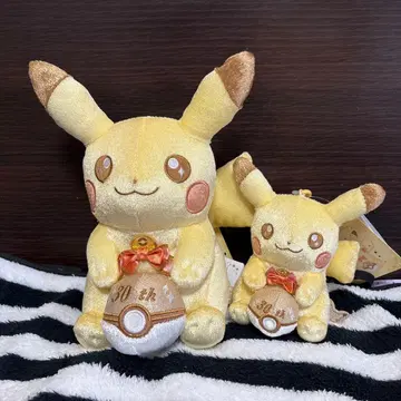 피카츄 봉제 인형 30주년 기념 세트
