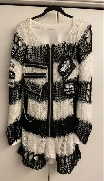 [ PUNK RAVE ] 펑크레이브 보더 데미지 니트 화이트 블랙