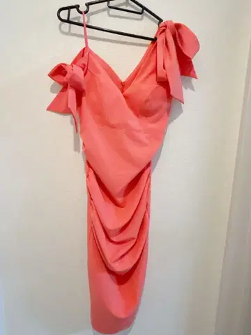 Tiara 코랄 핑크 1회 착용!