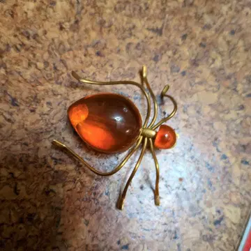 거미 디자인 오렌지 컬러 브로치