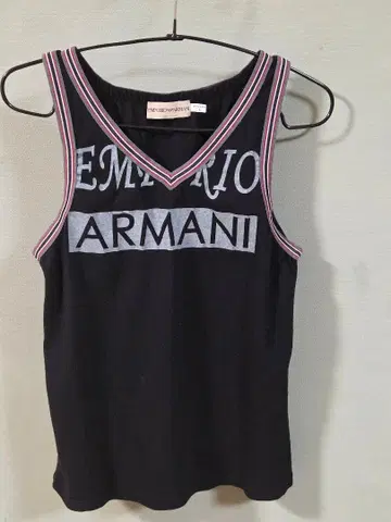 Emporio Armani 블랙 슬리브리스 T셔츠 L