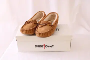 MINNETONKA 미네통카 모카신 스웨이드 보아 퍼 천연 가죽 새상품