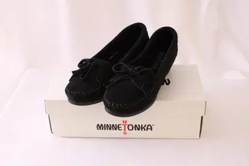 MINNETONKA 미네통카 모카신 스웨이드 보아 퍼 천연 가죽 새상품