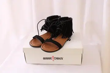 MINNETONKA 미네통카 샌들 프린지 천연 가죽 22cm 블랙