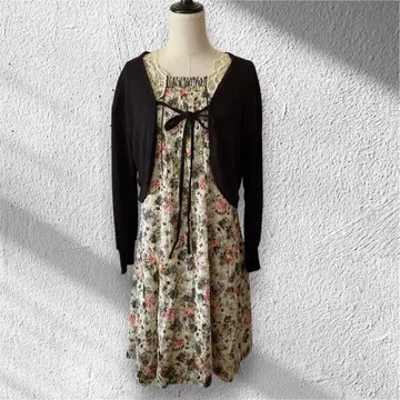 [세트 판매] Import Rossa 꽃무늬 원피스 x 가디건 모리걸