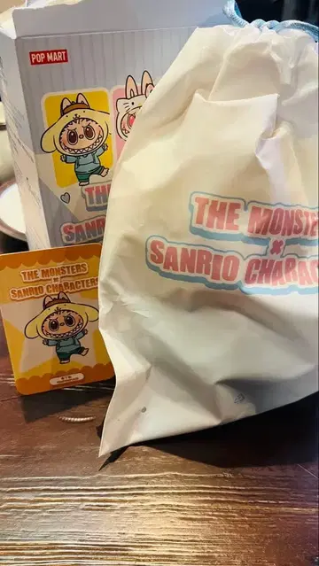 POPMART 폼폼푸딩 산리오 콜라보 라부부 labubu