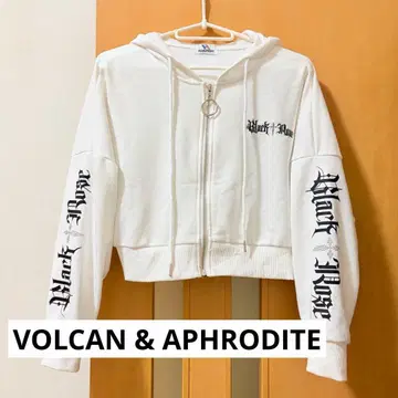 VOLCAN & APHRODITE 화이트 크롭 후드티