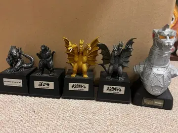 고질라 피규어 세트