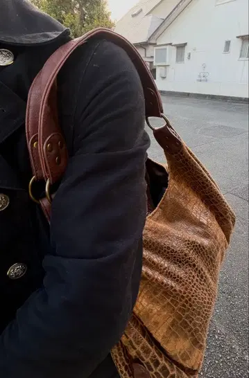 00s 시크 스타일 펑크 헤이세이 y2k 가죽풍 악어 숄더백 브라운