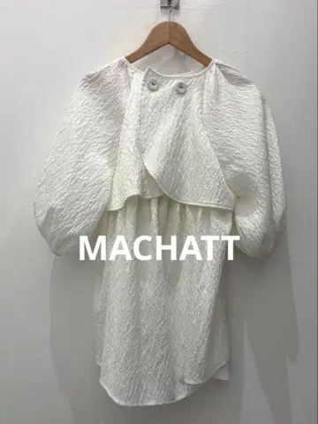 미사용에 가까운 MACHATT 퍼프 자카드 상의