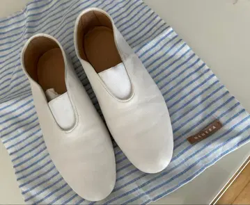 NEHERA 네헤라 MID HEEL MULES 가죽 신발