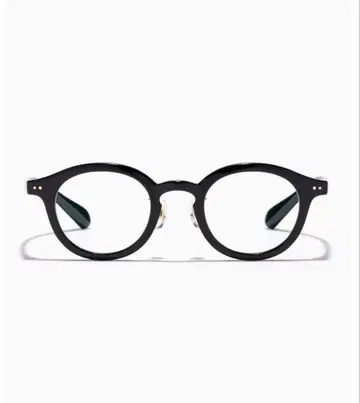 눈이 작아지지 않는 안경 도수 없음 조광 렌즈 블랙