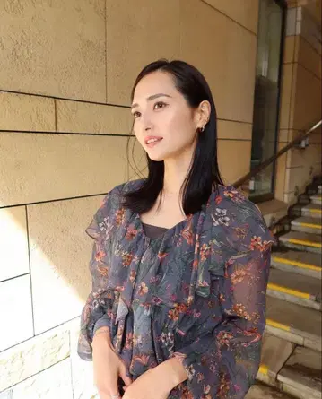 [ 새상품 ] [야마가 코토코 착용] 야생화 프릴 블라우스 Noble