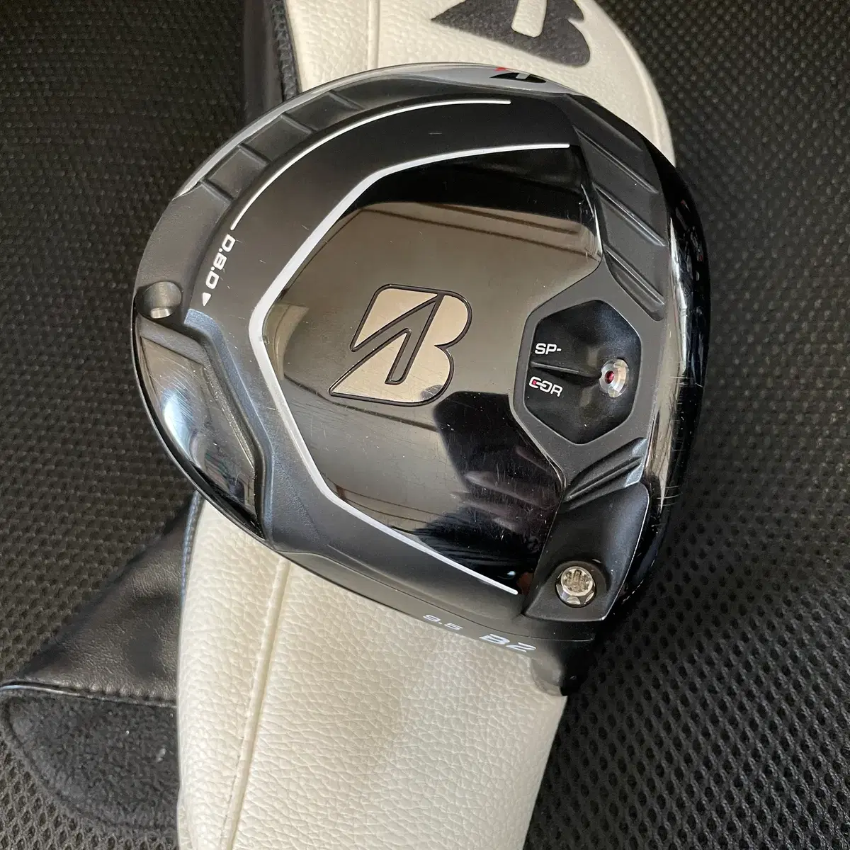 Authentic Bridgestone B2 9.5 degree Diamana 50-S driver on Authentic Bridgestone B2 9.5 degree Diamana 50-S driver on