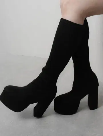 LIP SERVICE 볼륨 밑창 미들 부츠 스웨이드 M 사이즈