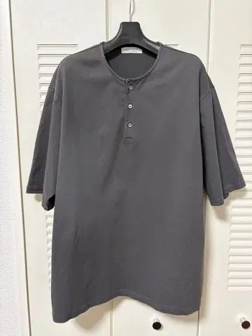 컨팩트 네스트로브 헨리넥 T셔츠 반팔