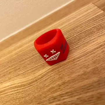 요네즈켄시 피스 사인 러버 반지