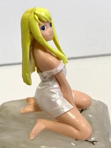 강철의 연금술사 윈리 피규어