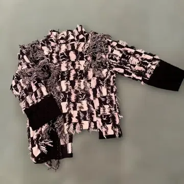 유나이티드 도쿄 비대칭 프린지 디자인의 체크 무늬 니트