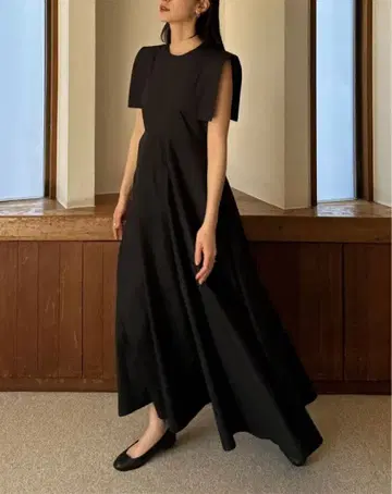 2603030 스퀘어 슬리브 원피스 블랙 0