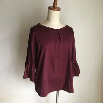 여유로운 플레어 슬리브 상의