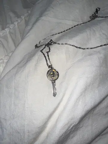 BLESS의 SCOMMAG 키 펜던트