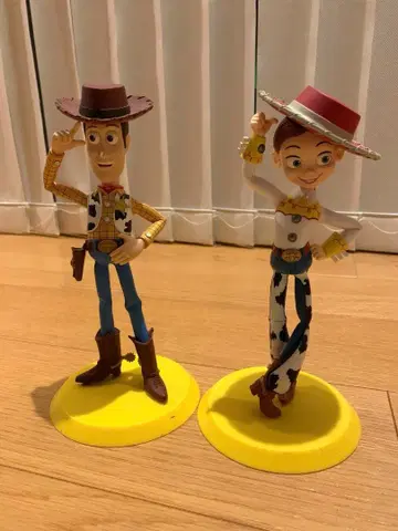 토이스토리 우디와 제시 피규어 세트