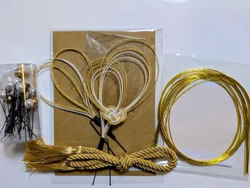 골드 컬러 하트 모양 헤어콤 세트