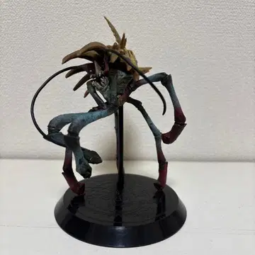 몬스터 헌터 쉔가오렌 (다리 부분 다른 색상) 피규어