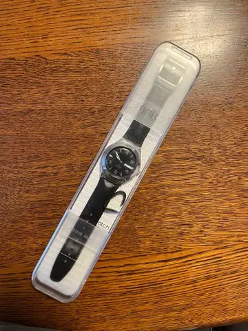 Swatch 블랙 시계 가죽