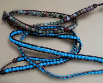 터콰이즈와 멀티 컬러 돌 팔찌 3개