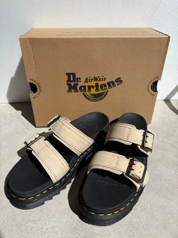 Dr. Martens 샌들 ZEBRILUS MYLES UK5 박스 포함