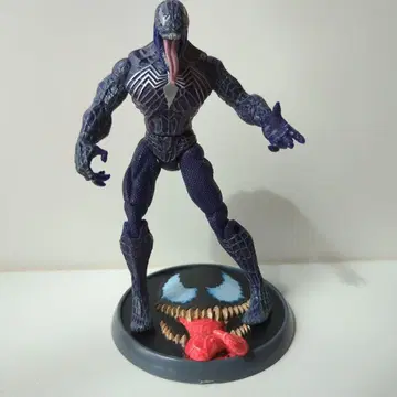 Venom 피규어 블랙과 보라색 받침대 포함 약 14cm