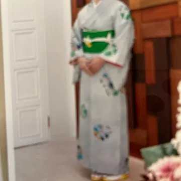 기모노와 오비 그레이에 나비 손글씨 유젠 시오제 그린 오비 세트