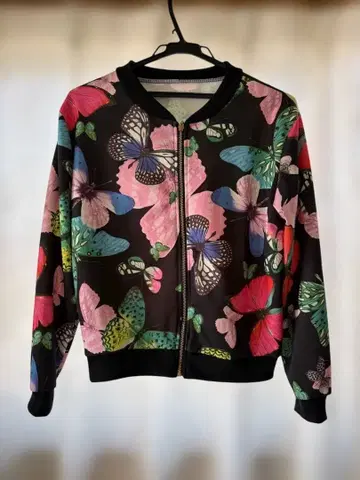 나비와 꽃 프린트 집업 자켓