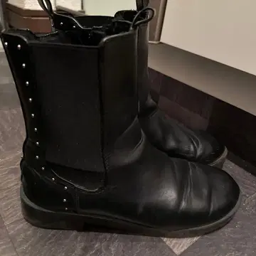 zara 스터드 장식 블랙 가죽 사이드 고어 부츠 24cm