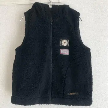 칼 헬무트 보아 후드 블랙 충전솜 다운 베스트