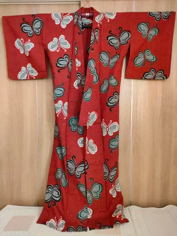 빨간 나비 무늬 유카타